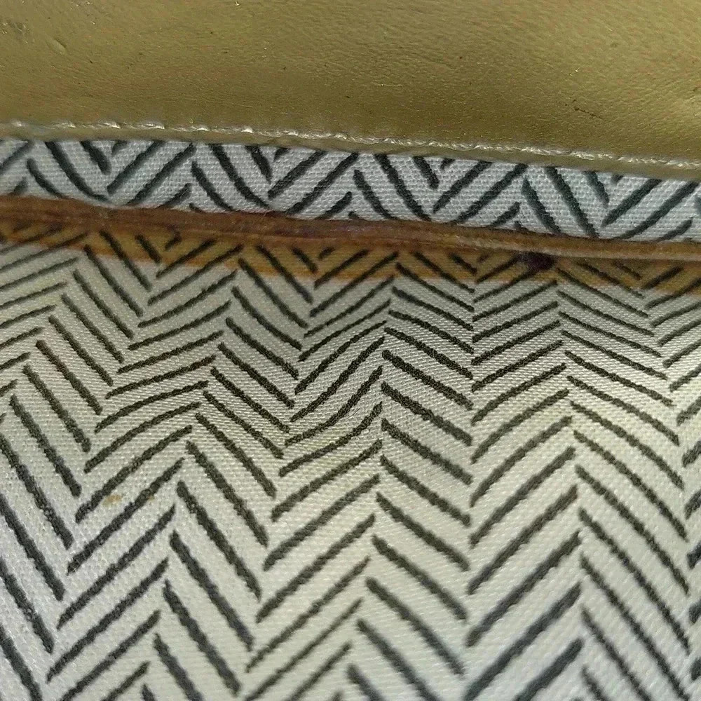 EUC STEVE MADDEN GOLD WRISTLET WALLET - Picture 9 of 9